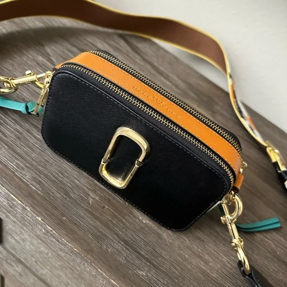 Marc Jacobs Black and Tan Crossbody Bag - Picture 3 of 5